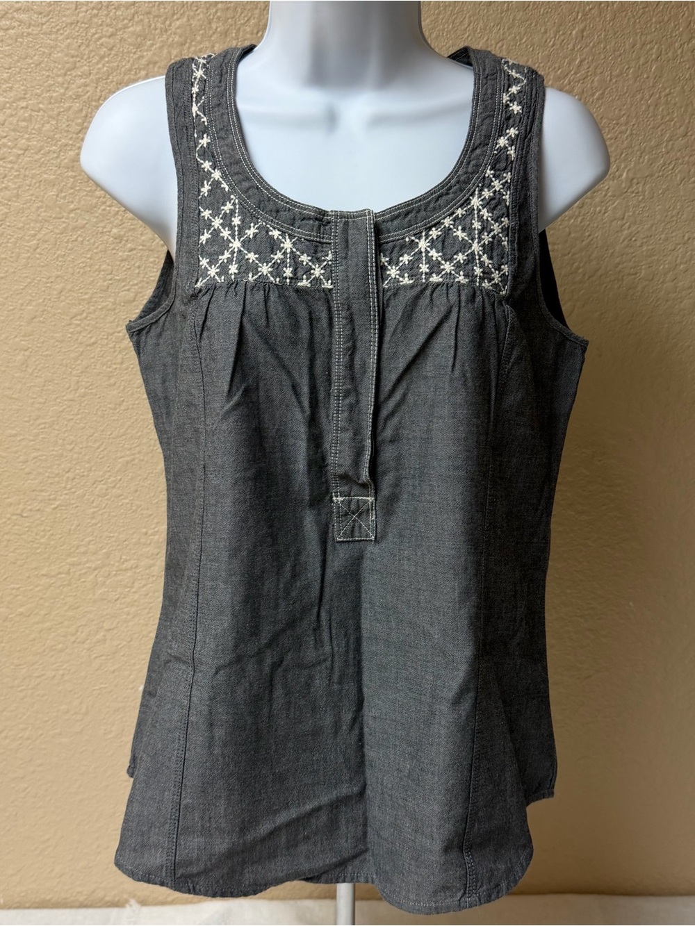 4/$20 Eddie Bauer Charcoal Gray Embroidered Tank Top